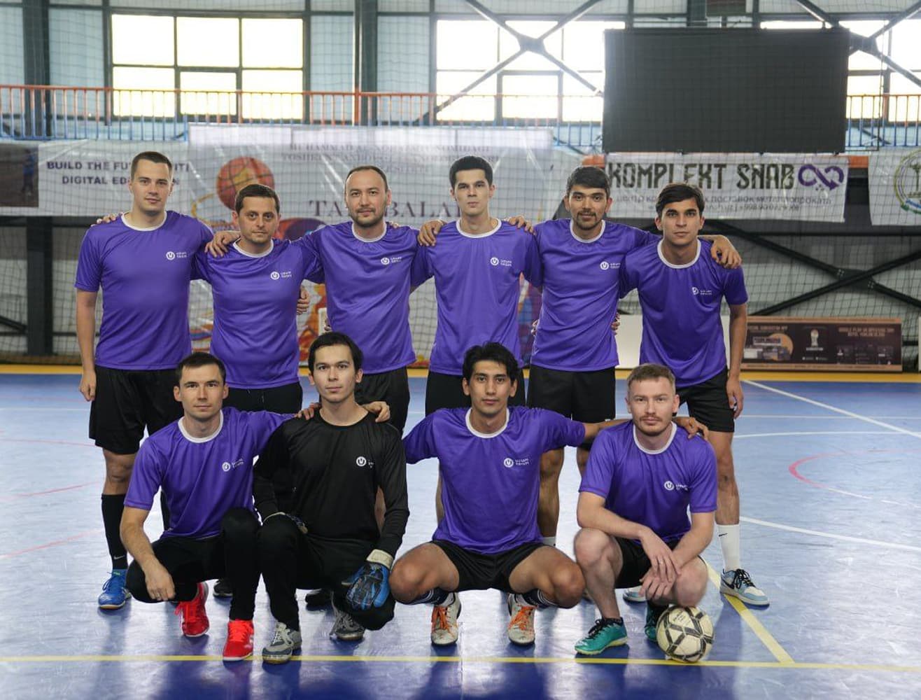 Тренировка команды Uzum по футболу